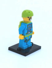 Load image into Gallery viewer, NEW LEGO MINIFIGURES SERIES 10 71001 - Skydiver